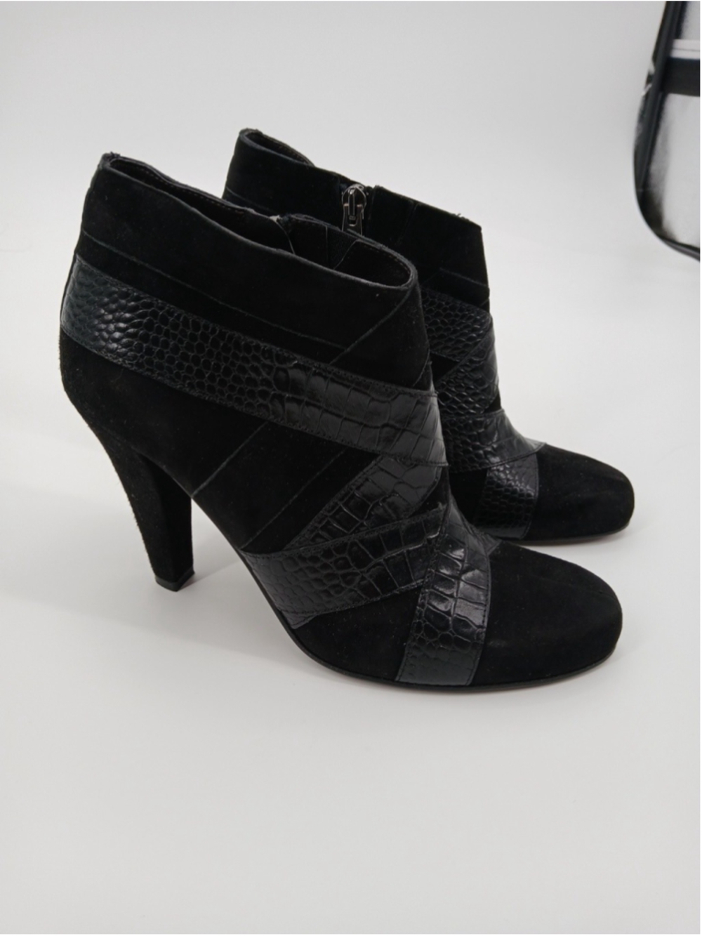 Donald J Pliner Dora Ankle Boots Booties Black Suede Croc /Alligator Texture 8.5